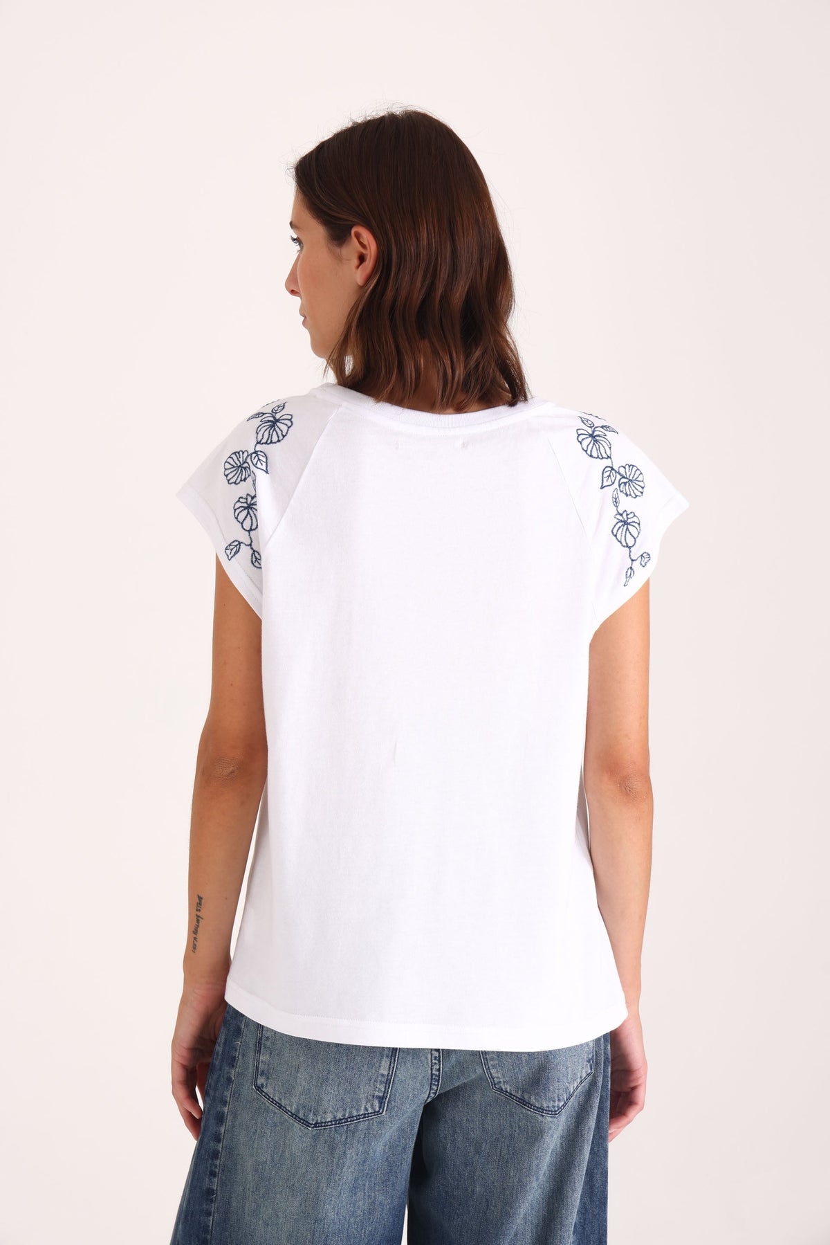 REMERA KALE