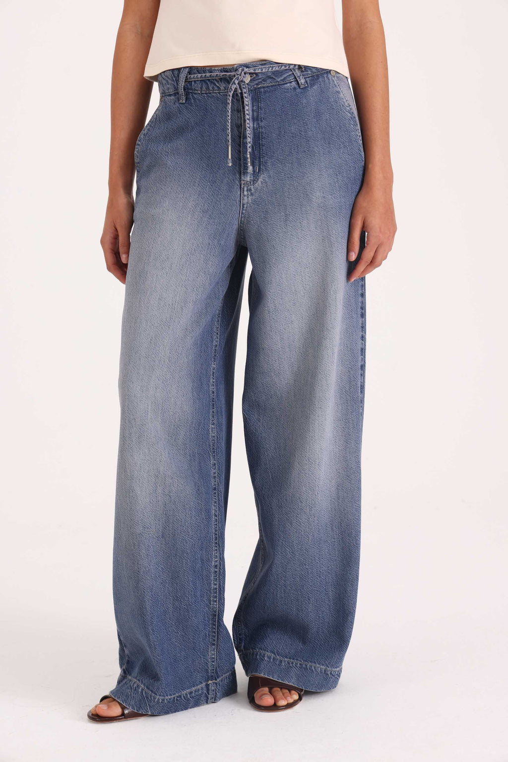 Y005 WIDE LEG T.MEDIO FLUID BLEACH